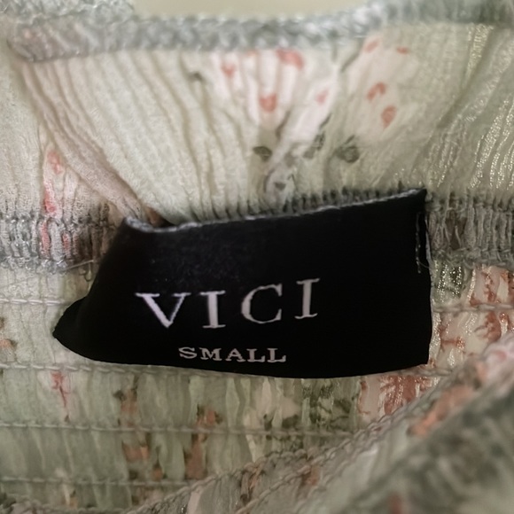 Vici Green floral smocked maxi dress never worn - Picture 3 of 5